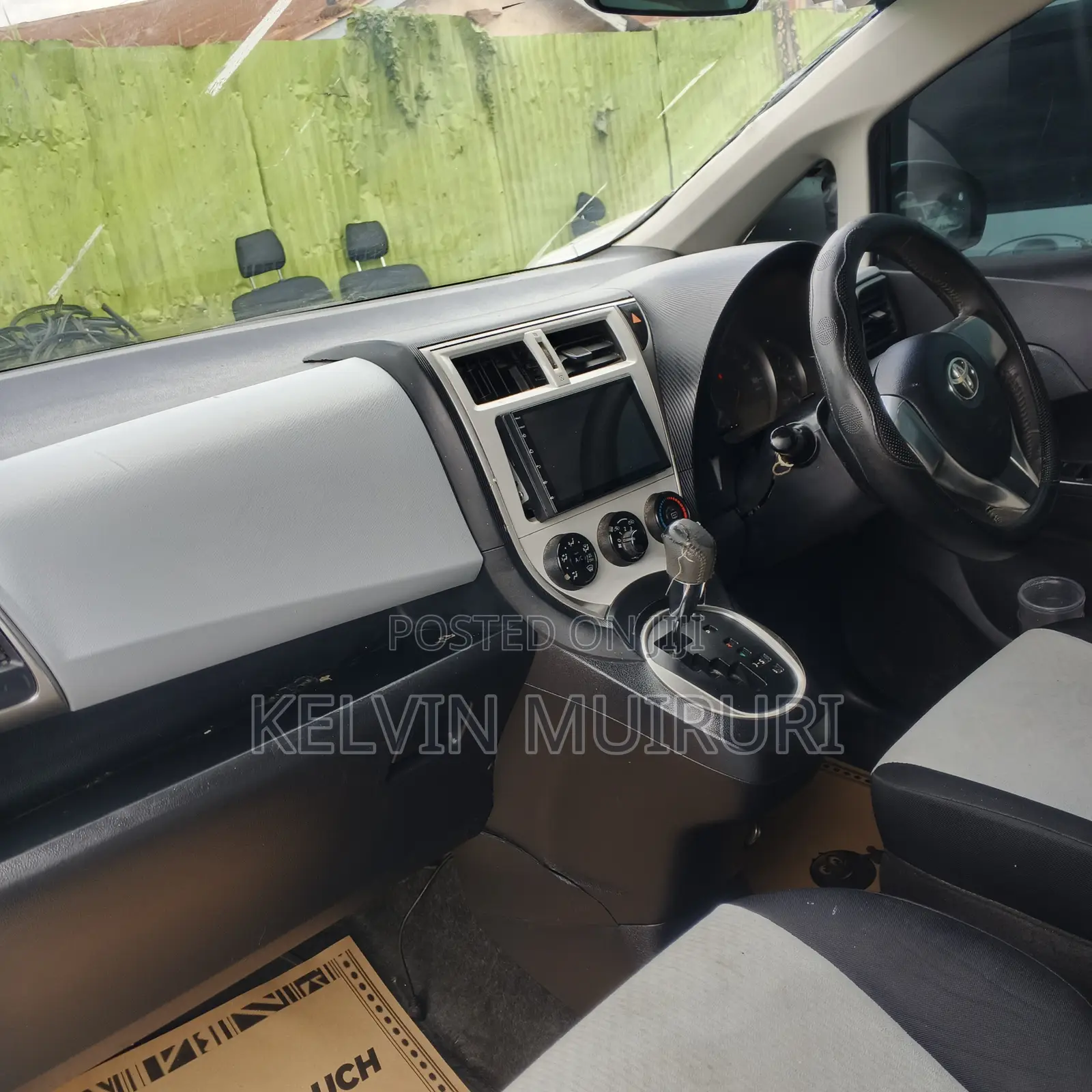 Toyota Ractis 2011 Blue