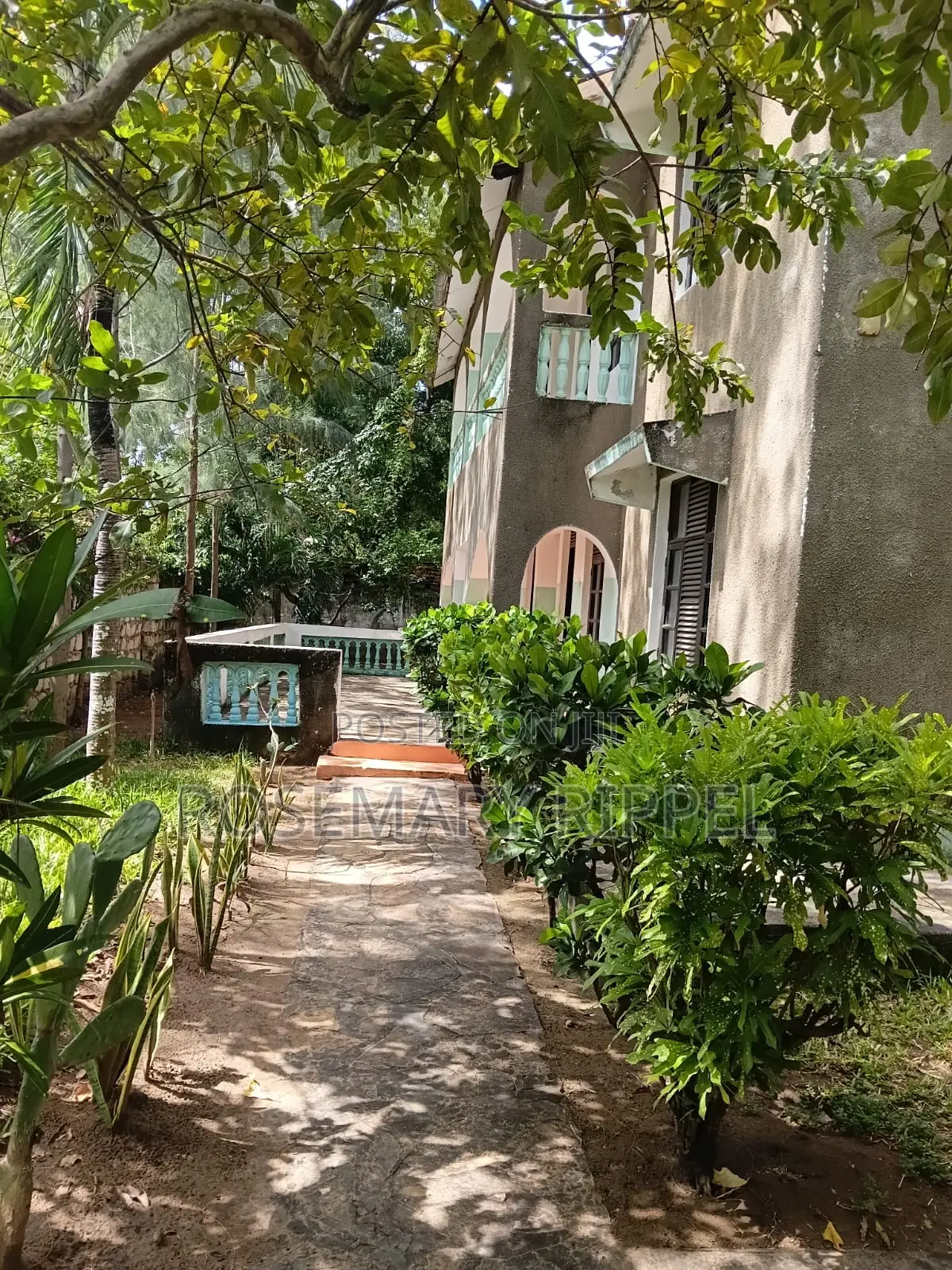 Furnished 1bdrm Apartment in Villa Vanessa, Barani for rent