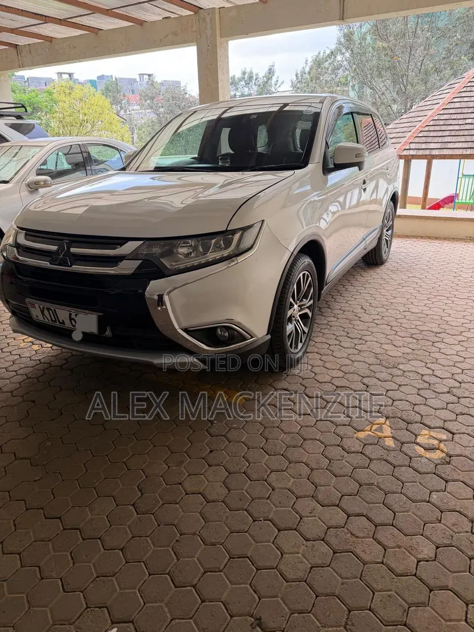 Mitsubishi Outlander 2015 White