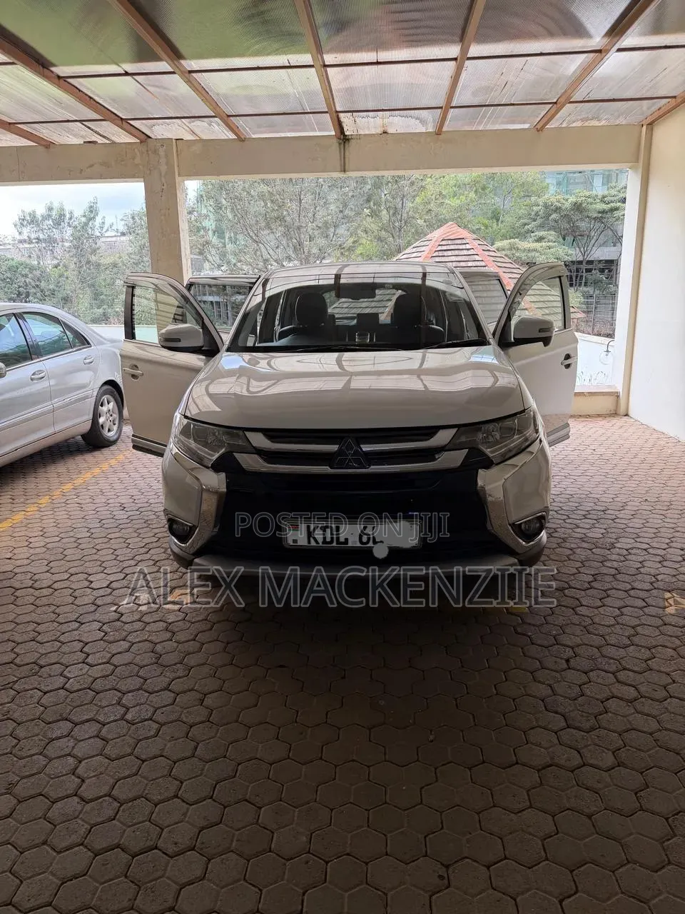 Mitsubishi Outlander 2015 White