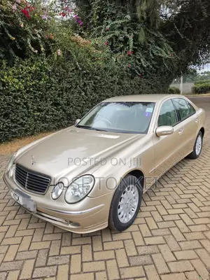 Mercedes-Benz E200 2004 Gold