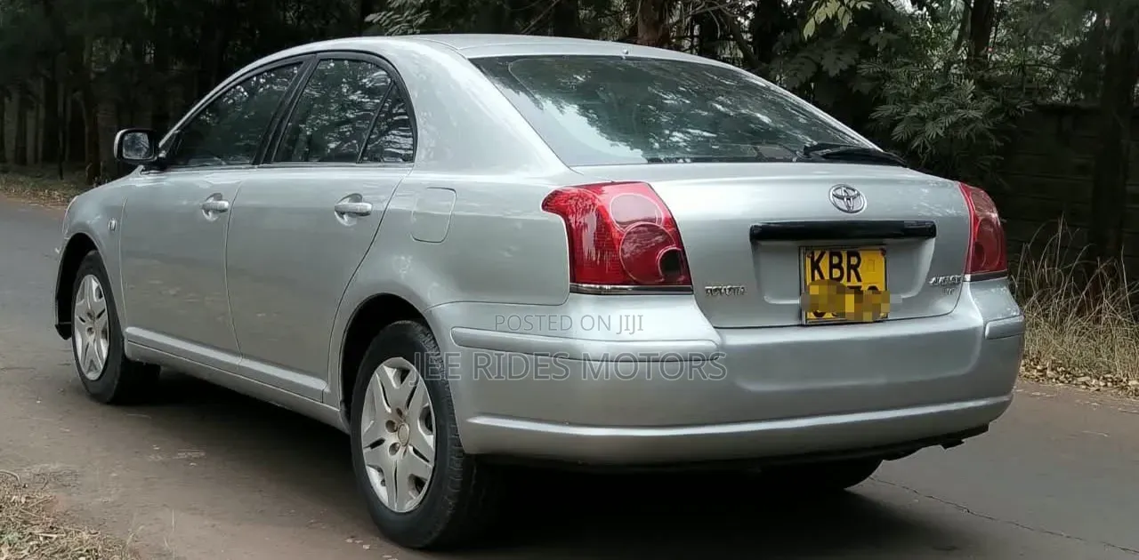Toyota Avensis 2005 Silver