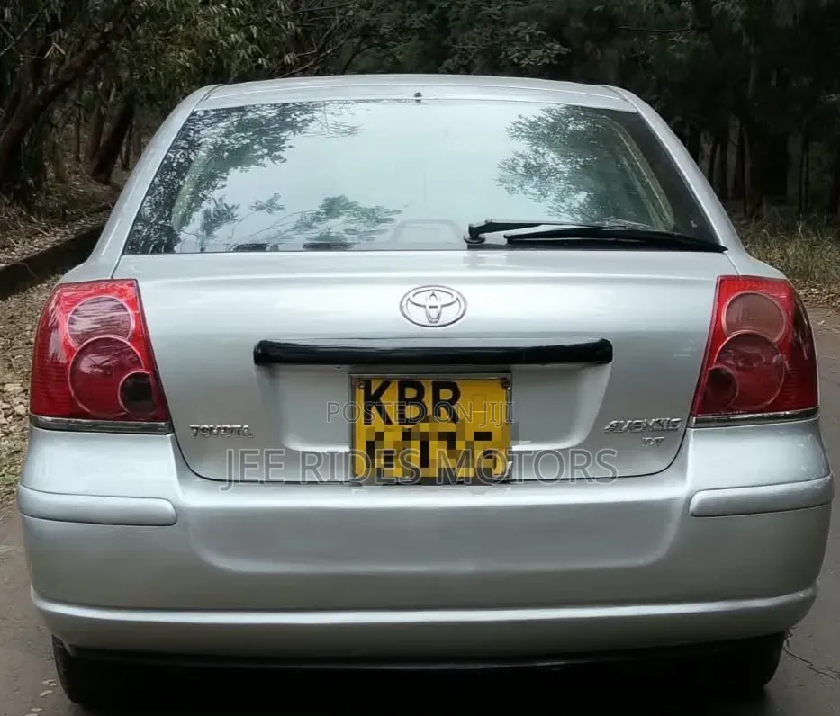 Toyota Avensis 2005 Silver
