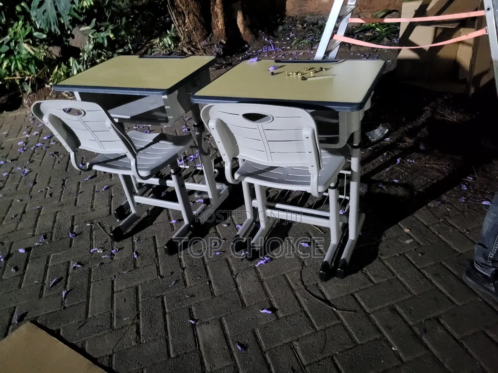 Modern Adjustable School Desks Chairs