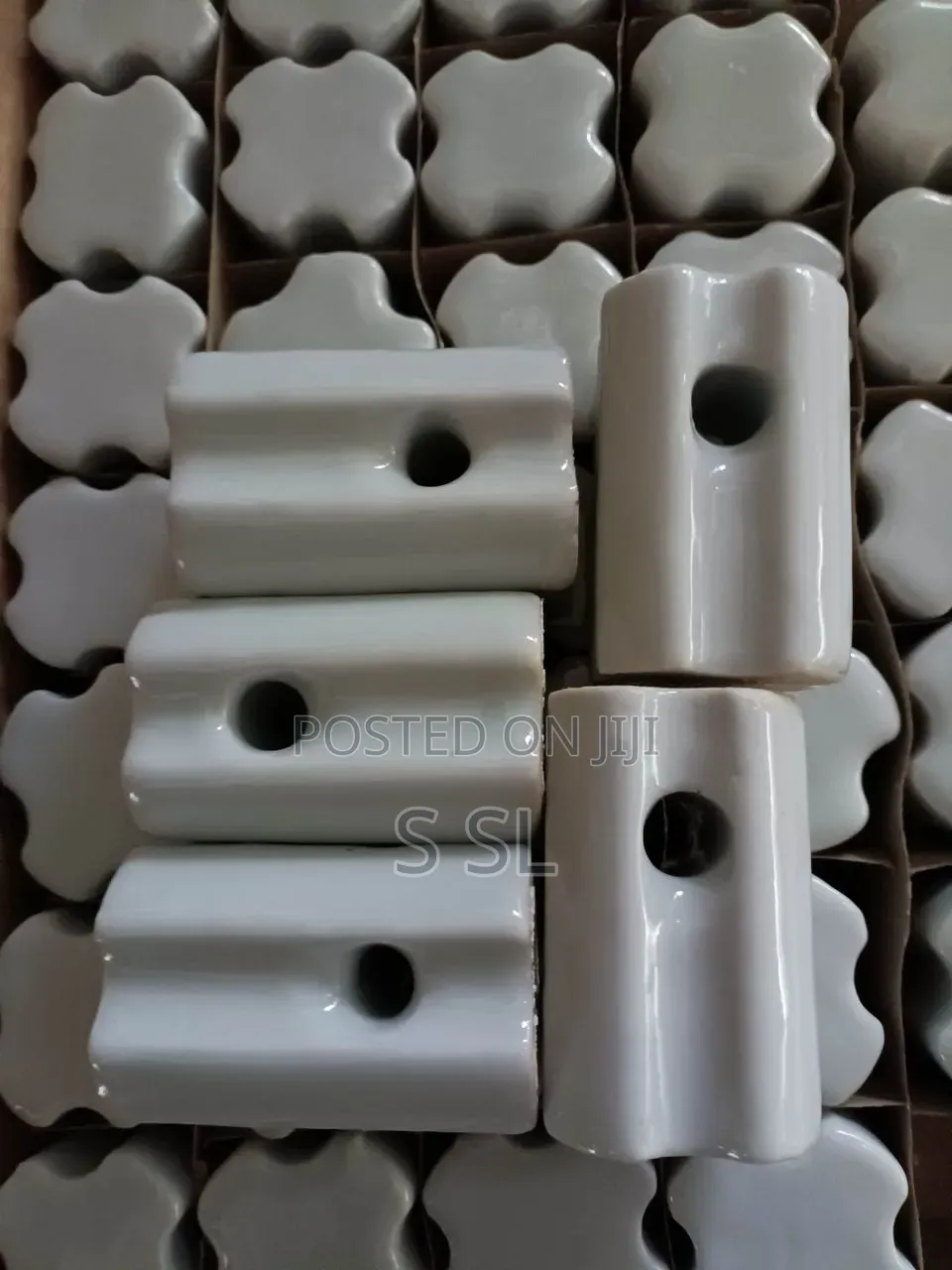 Porcelain Strainer Insulator Kenya | Electric Fence Insulators