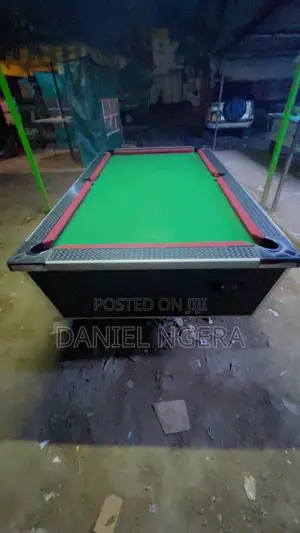 Maroon Pooltable