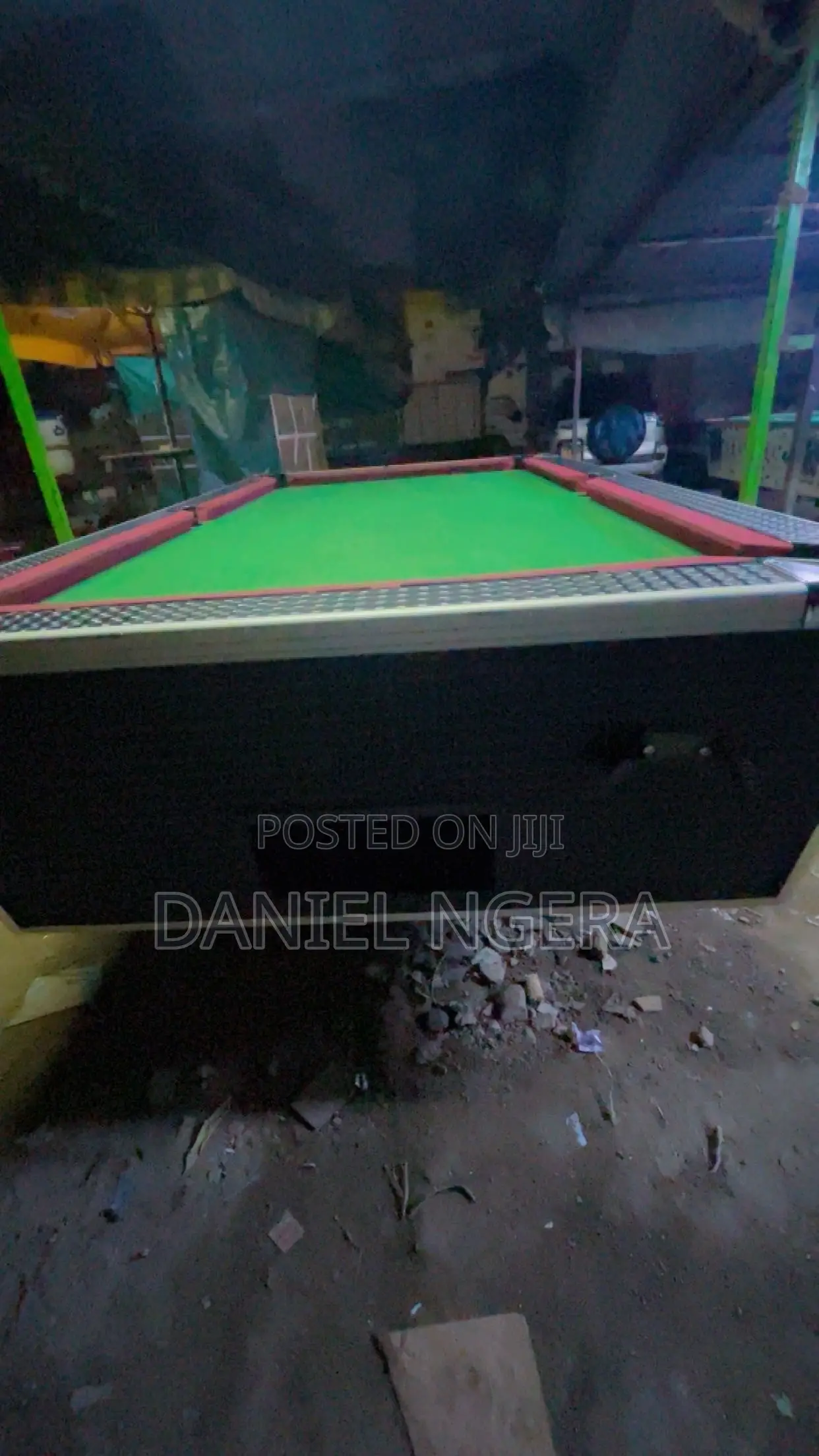 Maroon Pooltable