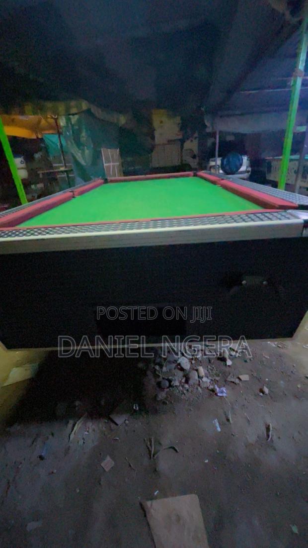 Maroon Pooltable - thumbnail 6