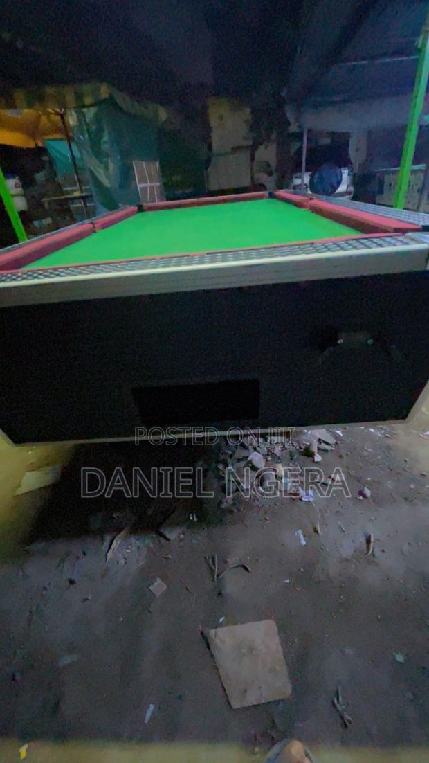 Maroon Pooltable - thumbnail 8