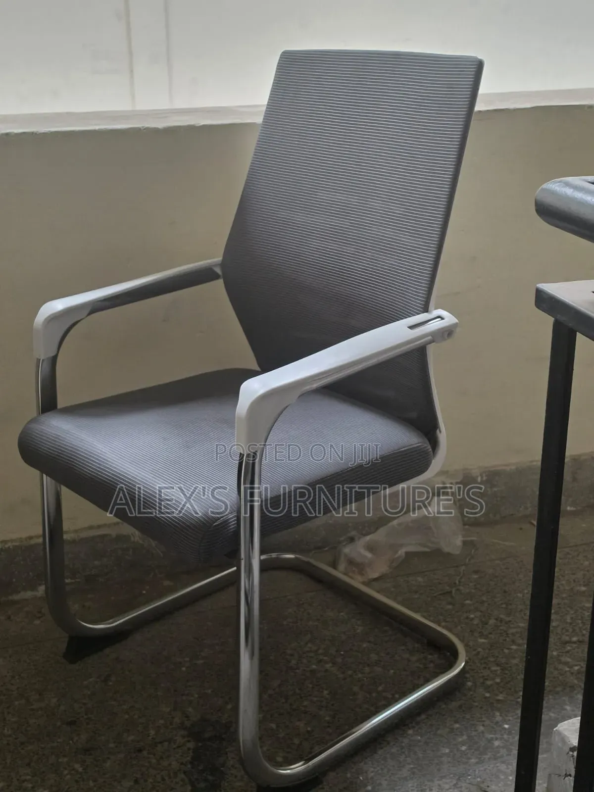 Office Chairs With Fixed Armrest