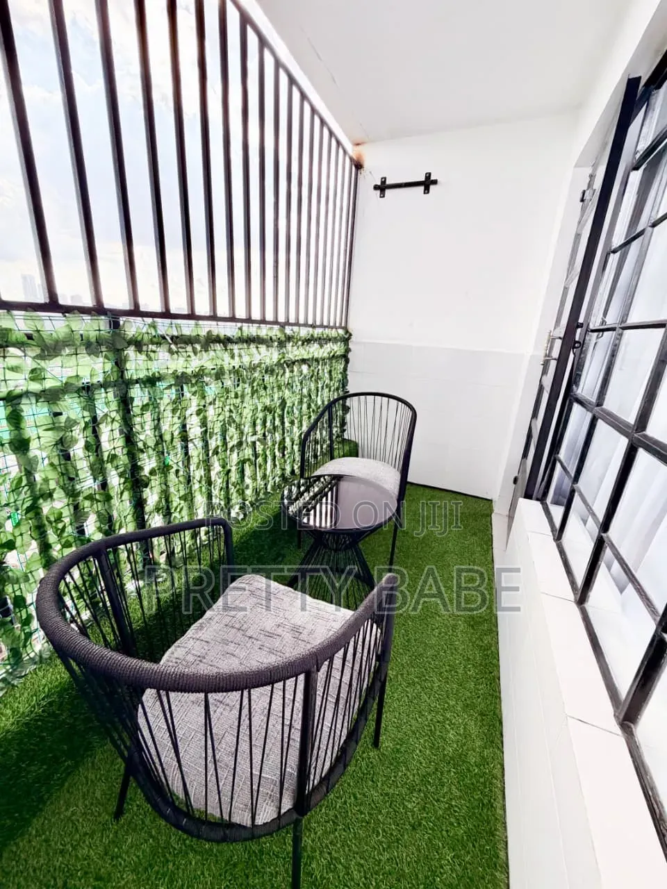 Fully Furnished Studio Airbnb Parklands