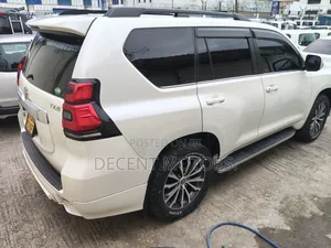 Toyota Land Cruiser Prado 2.8 2018 White