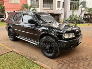 Isuzu Rodeo 3.5 L S 4WD 2004 Black