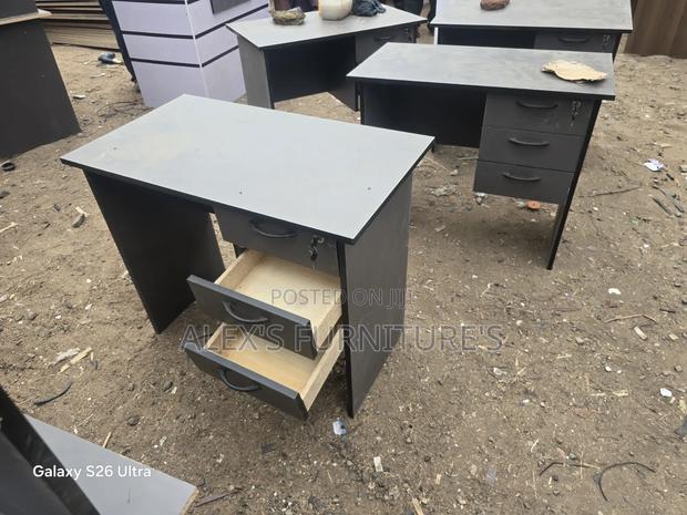 90*75*50mm Modern Office Desk