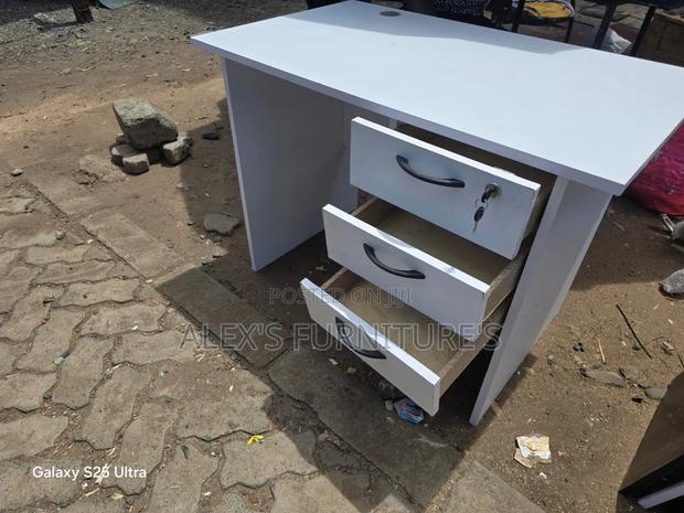 Tested and Proven Desk - thumbnail 4