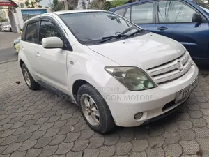 Toyota IST 2005 White