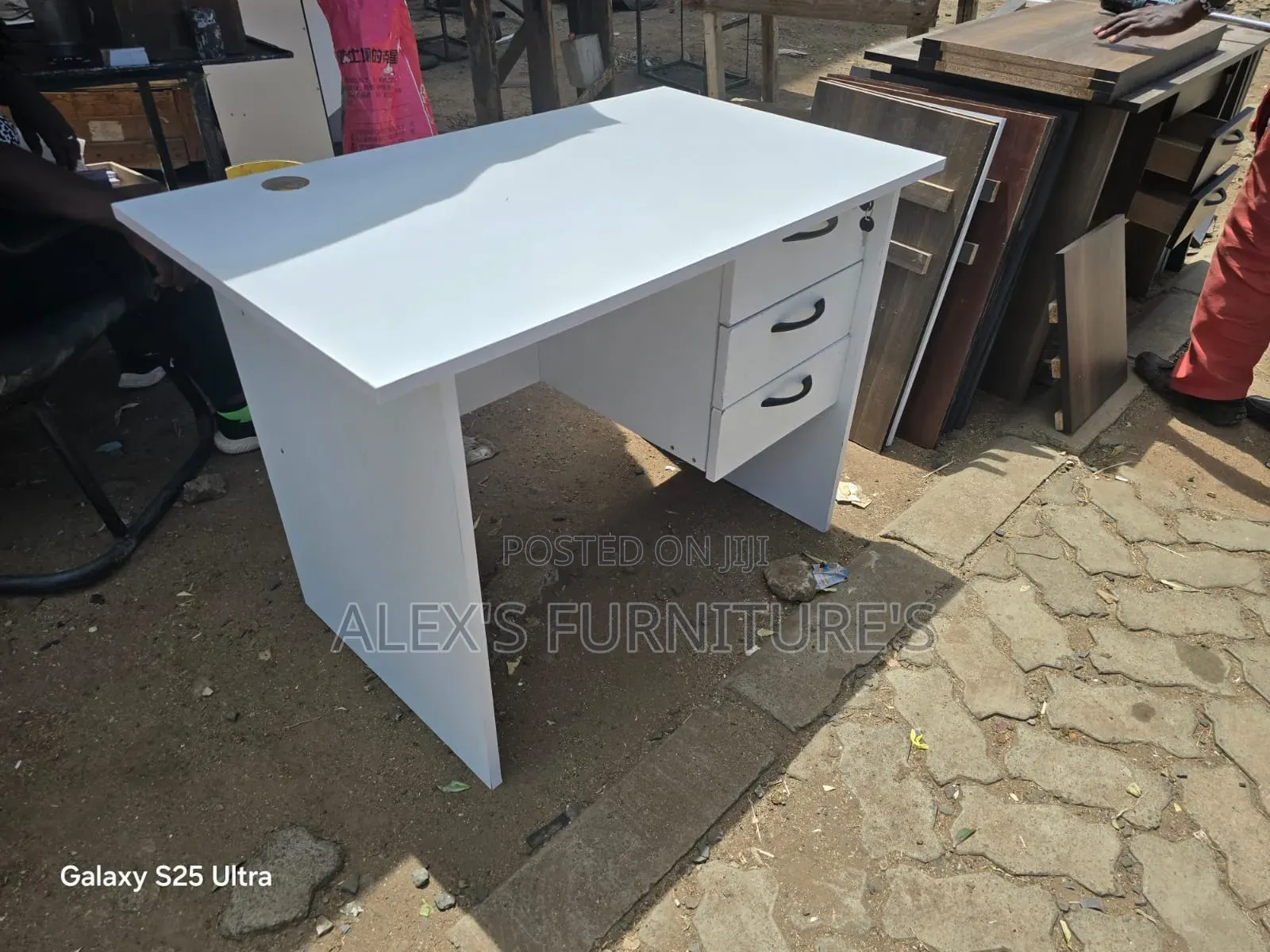 Full Parr White Modern Desk