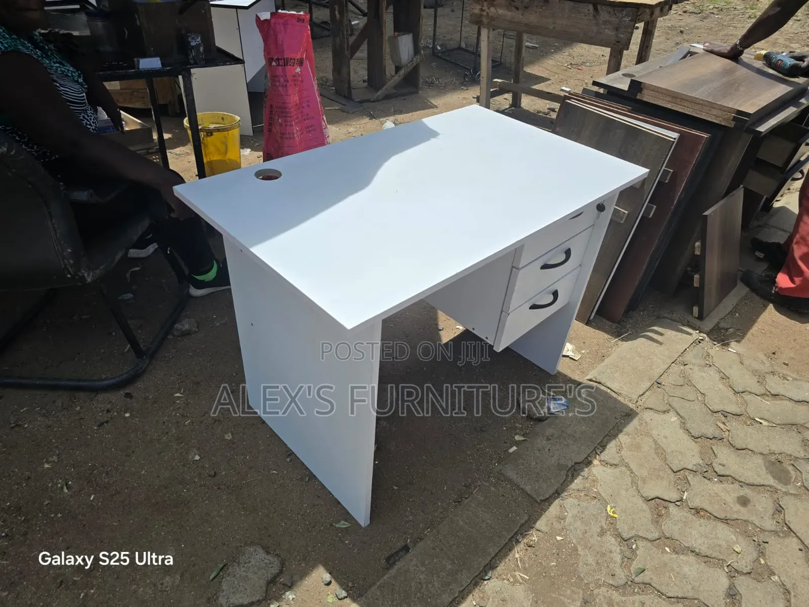 Full Parr White Modern Desk
