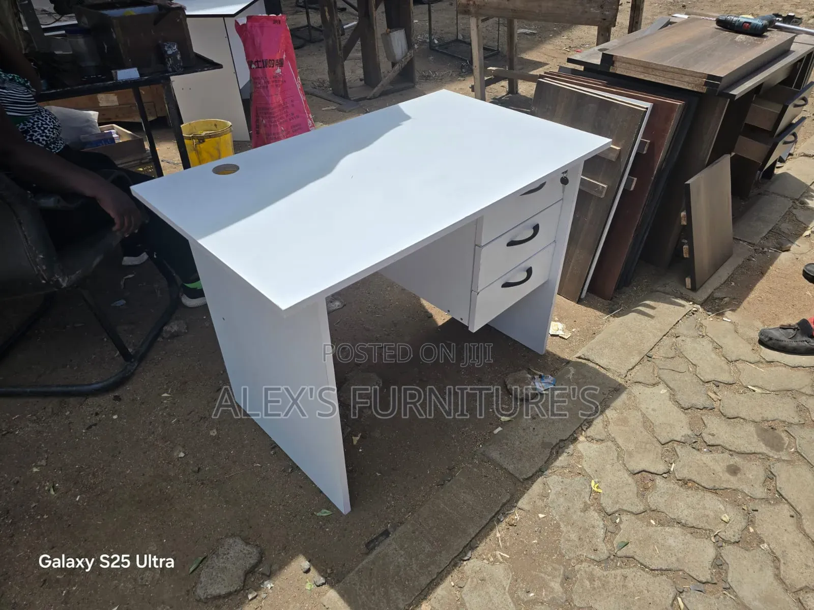 Full Parr White Modern Desk