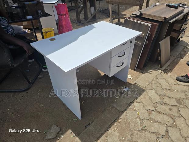 Full Parr White Modern Desk - thumbnail 3