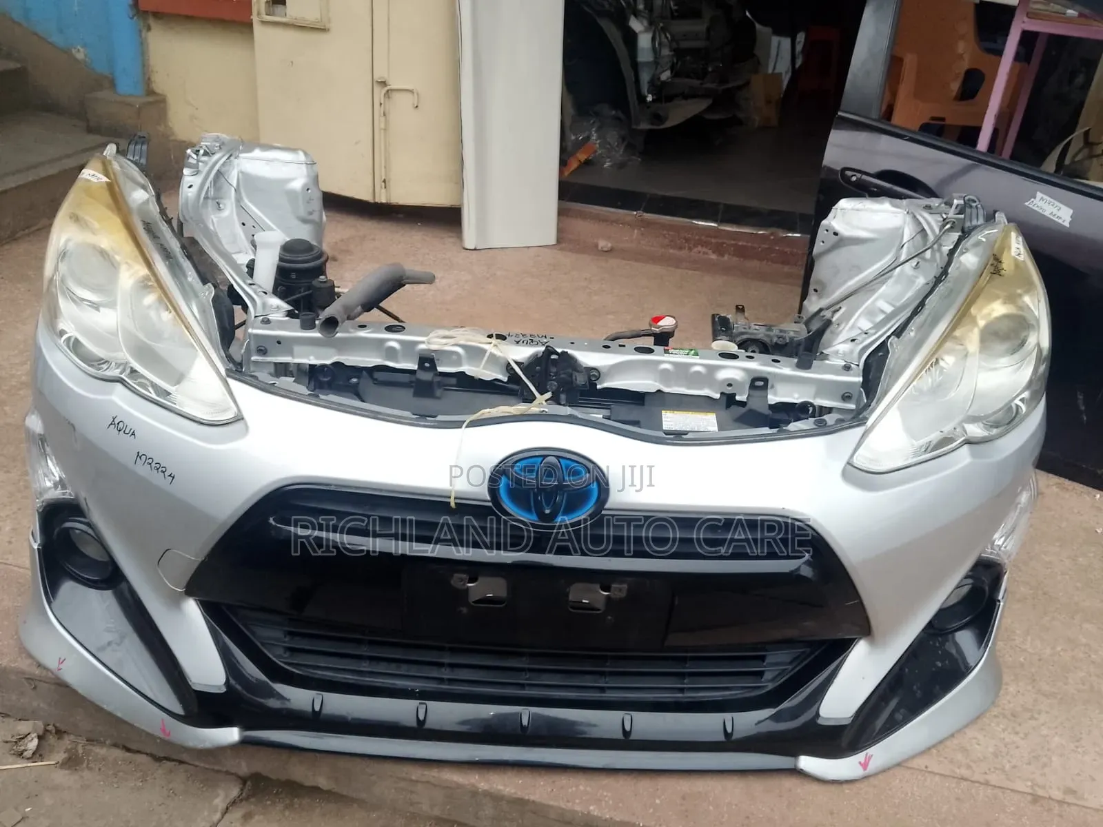 Toyota Aqua 2016 Nose Cut