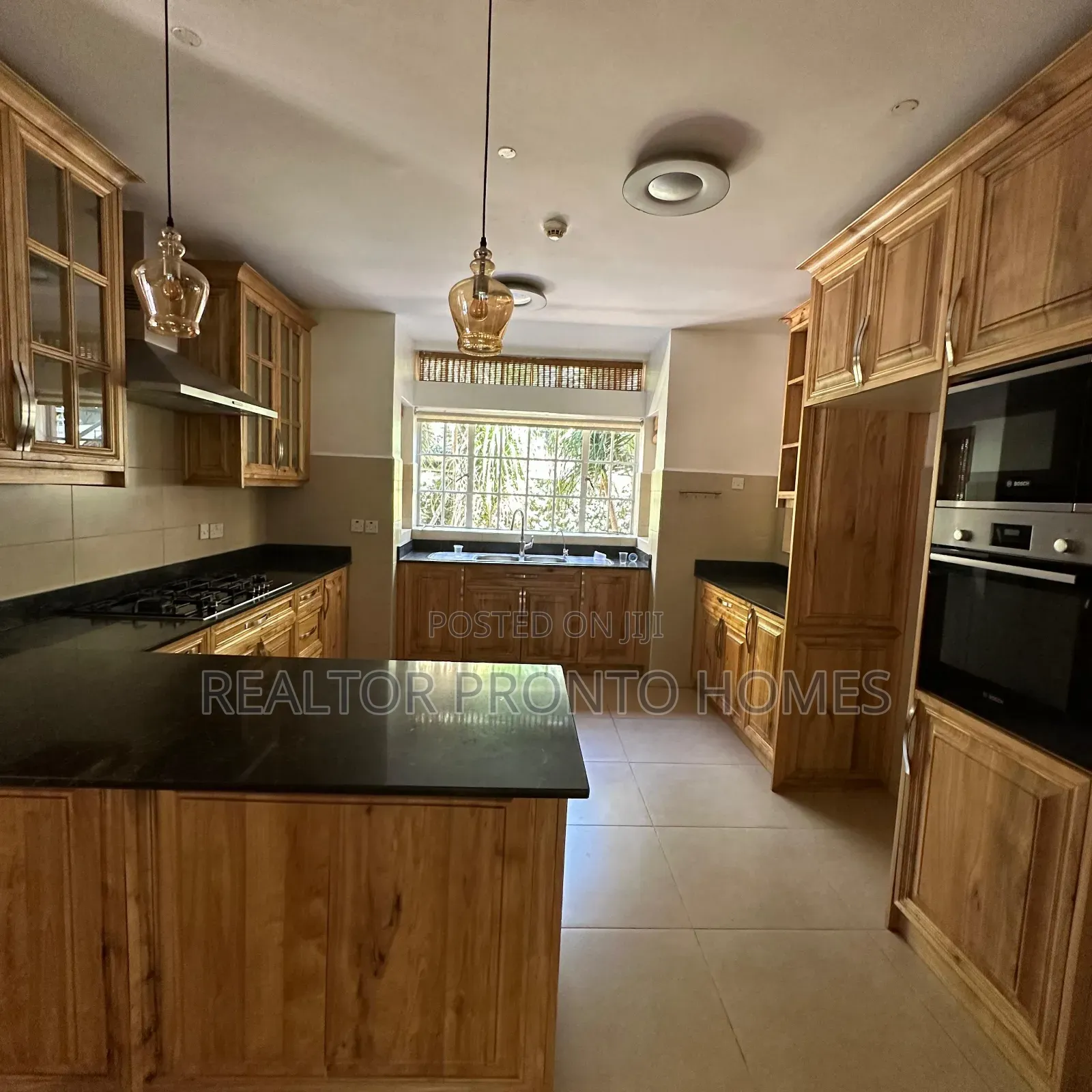 5bdrm Villa in Rosslyn for rent