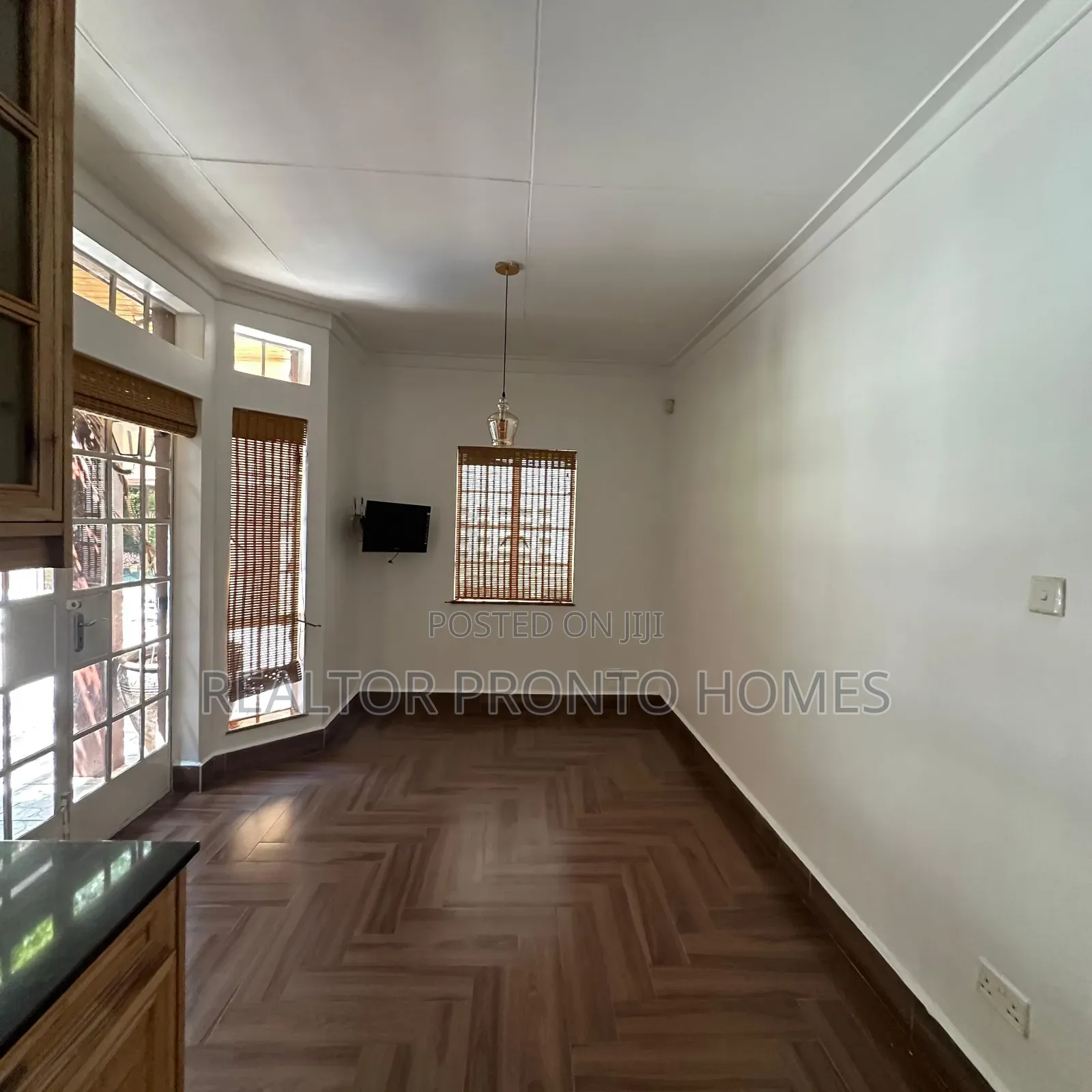 5bdrm Villa in Rosslyn for rent