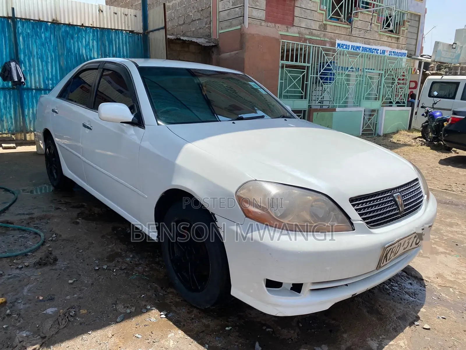 Toyota Mark II 2002 White