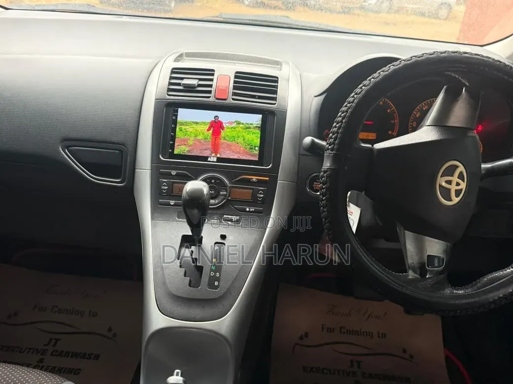 Toyota Auris 2010 Gray
