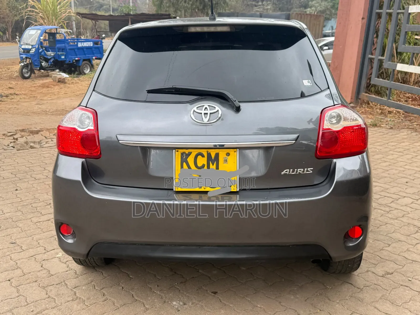 Toyota Auris 2010 Gray