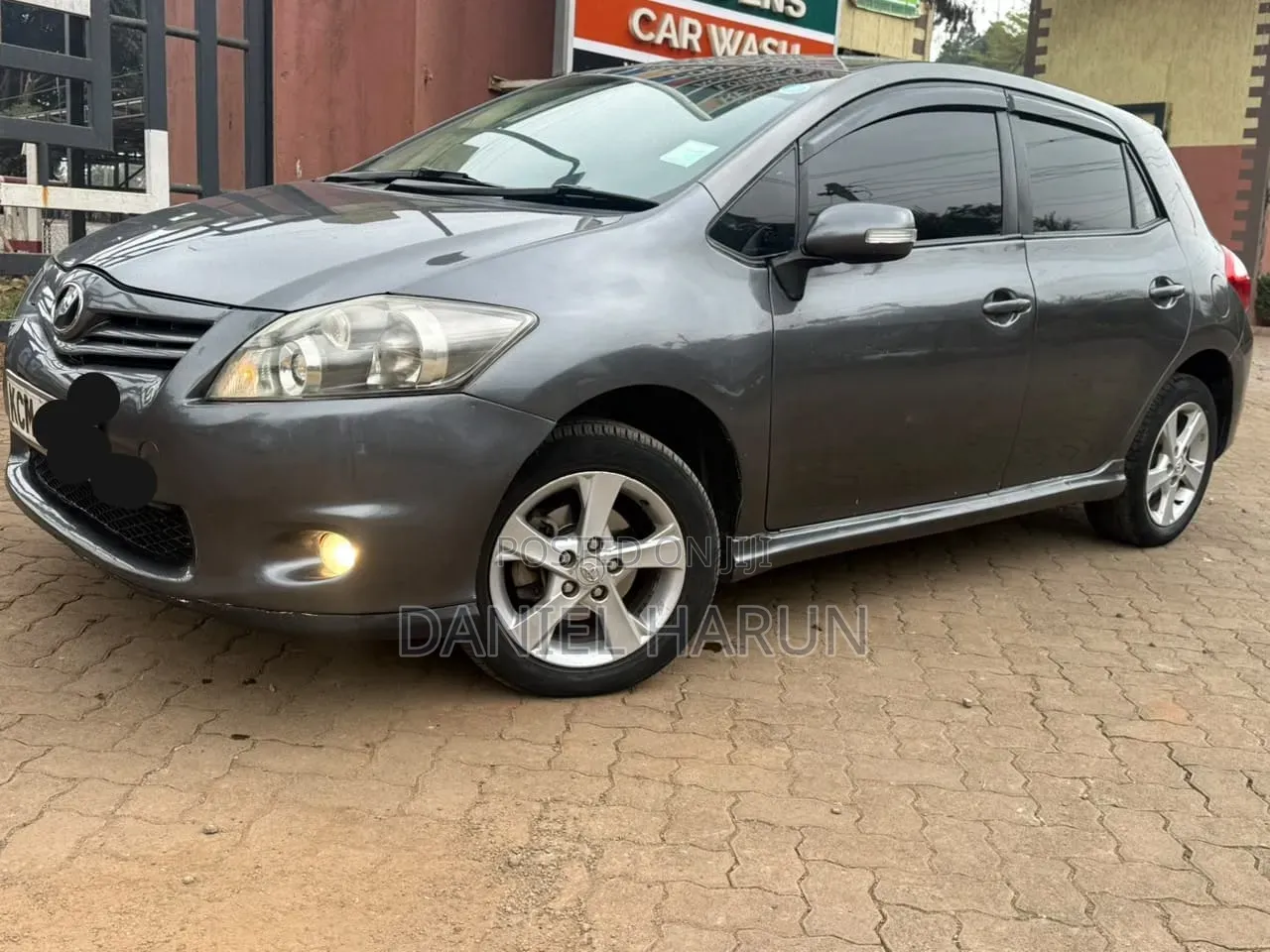 Toyota Auris 2010 Gray