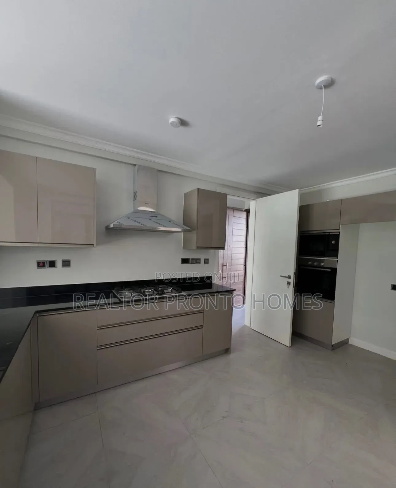 4bdrm Villa in Kiambu Road, Runda for sale