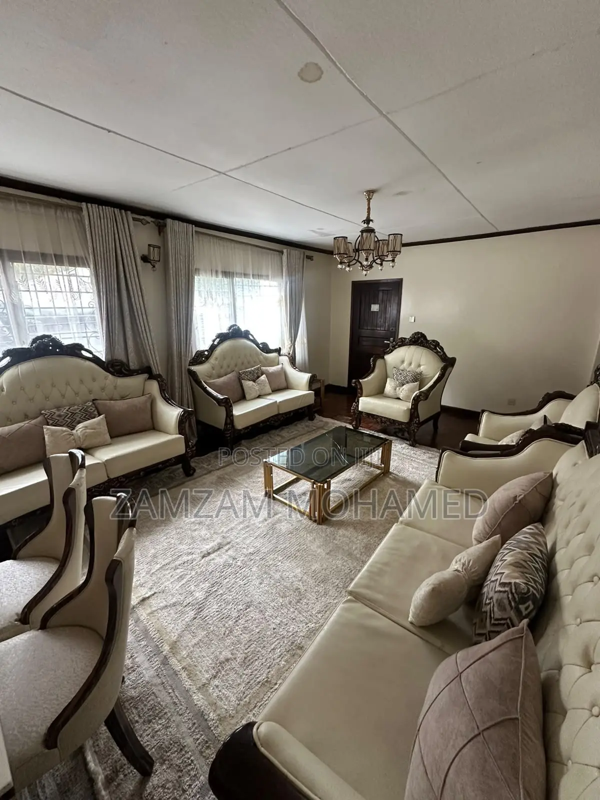Spacious Sofa Set