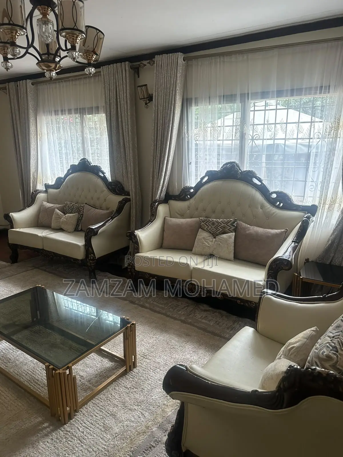Spacious Sofa Set