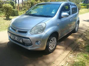 Toyota Passo 2015 Silver