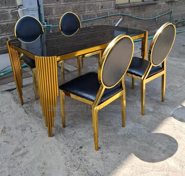 Modern Dinning Table With Top Glass