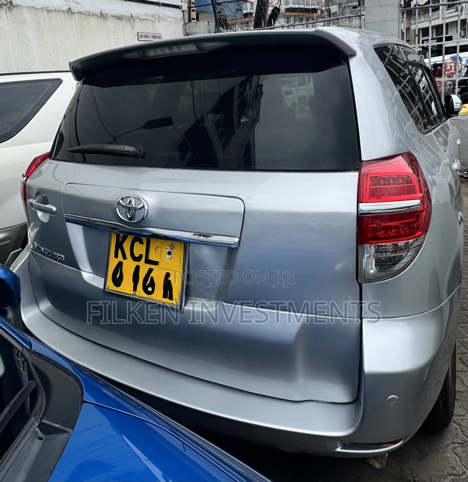 Toyota Vanguard 2012 Silver
