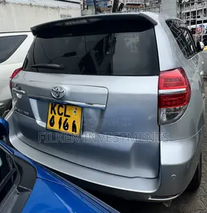 Toyota Vanguard 2012 Silver