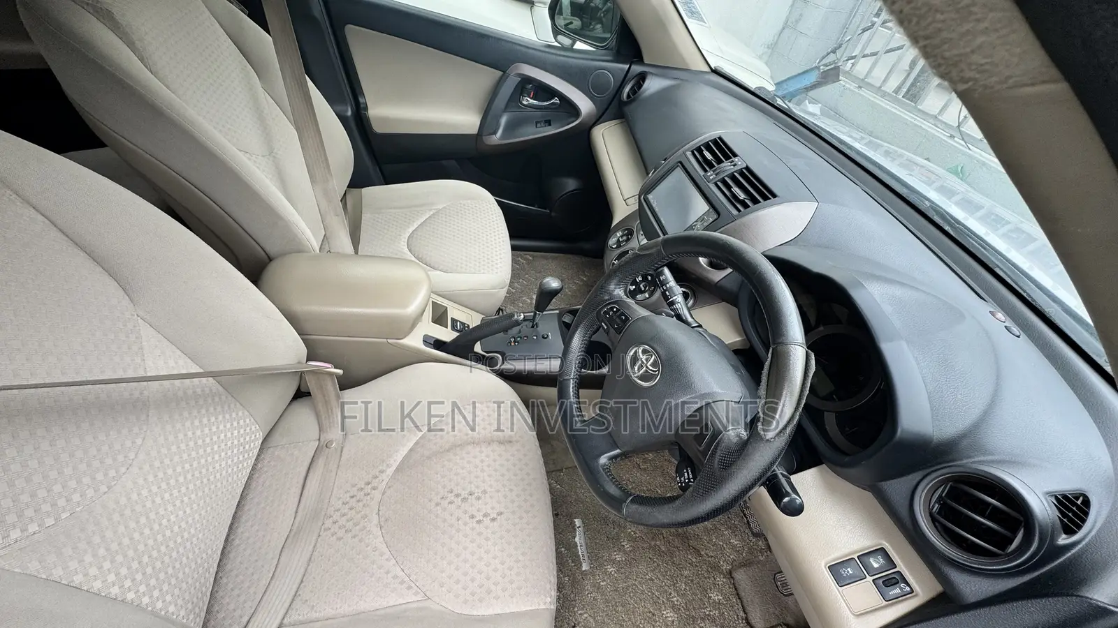 Toyota Vanguard 2012 Silver
