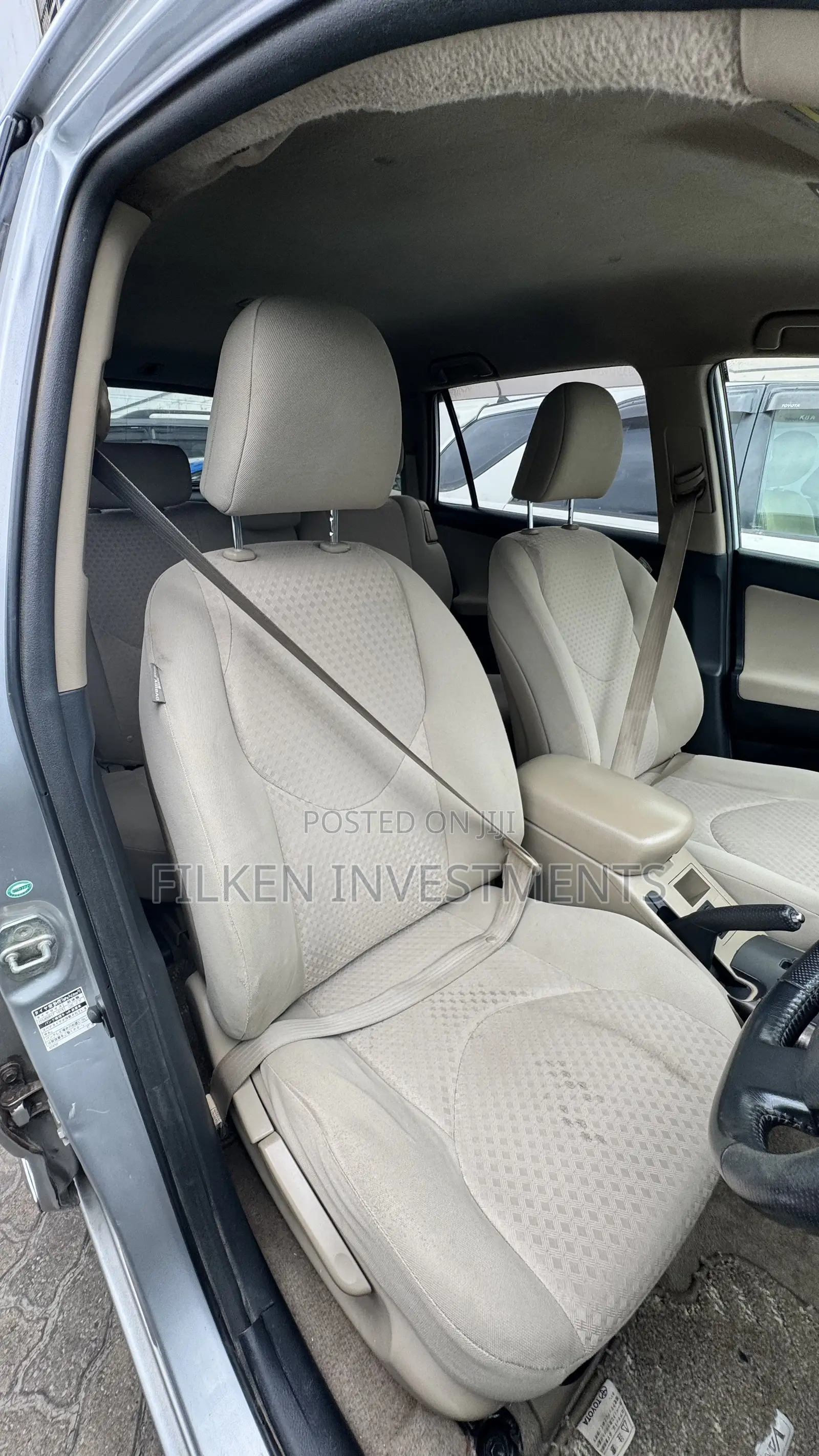 Toyota Vanguard 2012 Silver