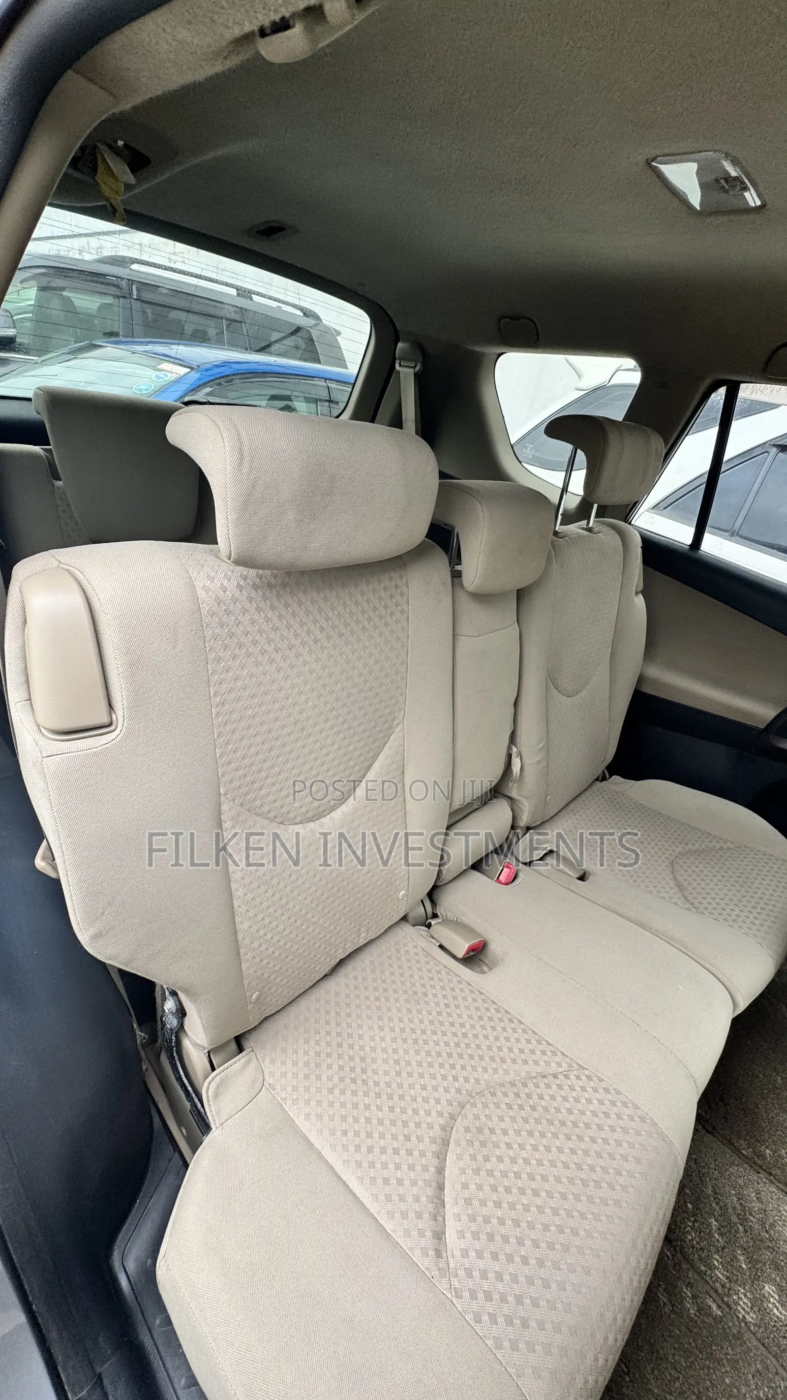 Toyota Vanguard 2012 Silver