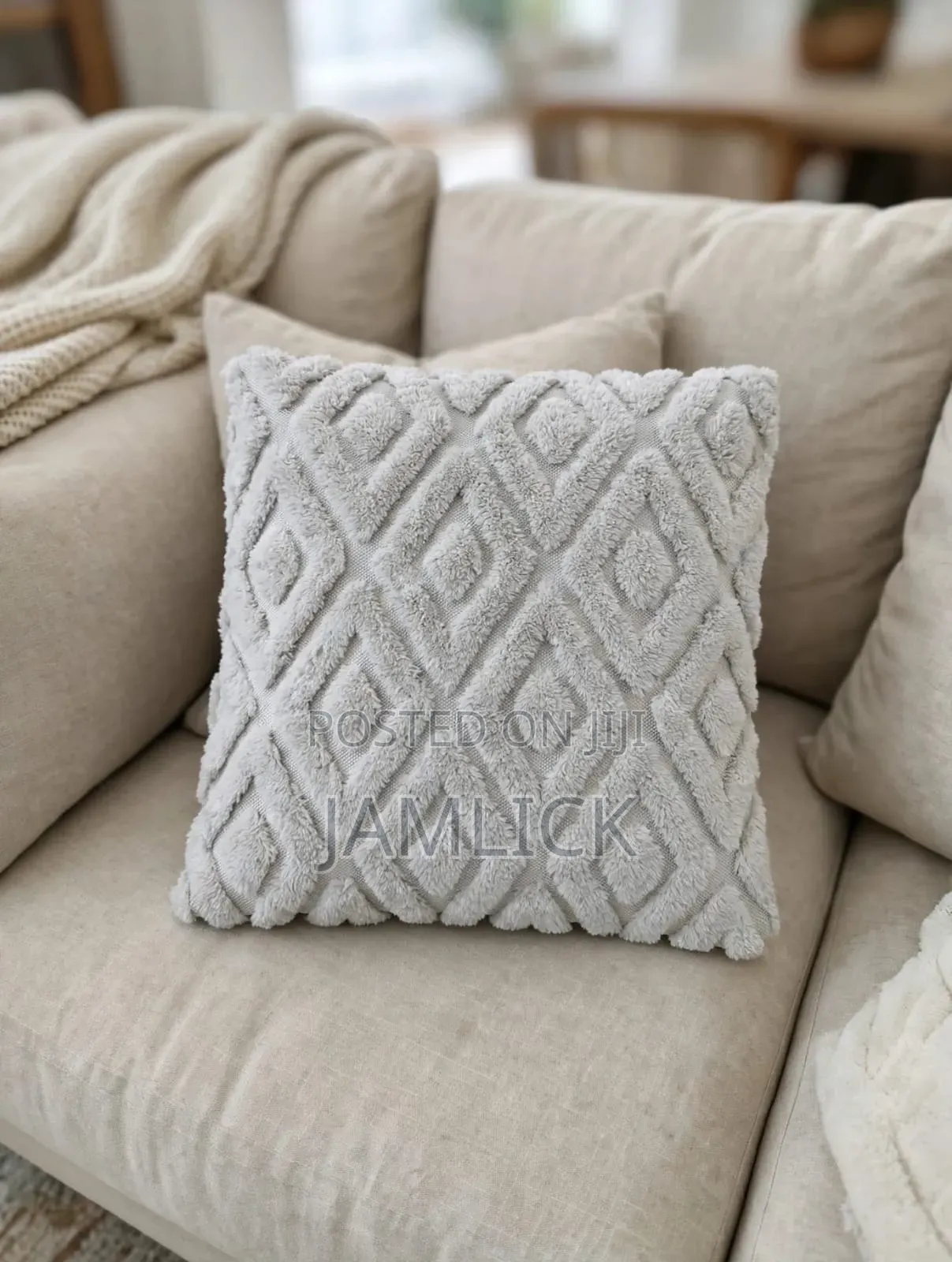 Soft Textured Diamond Pattern Throw Pillow Case - Sv