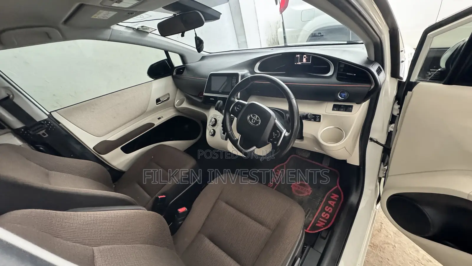 Toyota Sienta 1.5 Hybrid FWD 2018 White