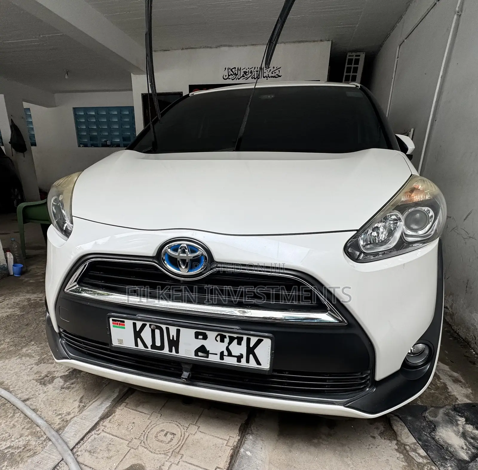 Toyota Sienta 1.5 Hybrid FWD 2018 White