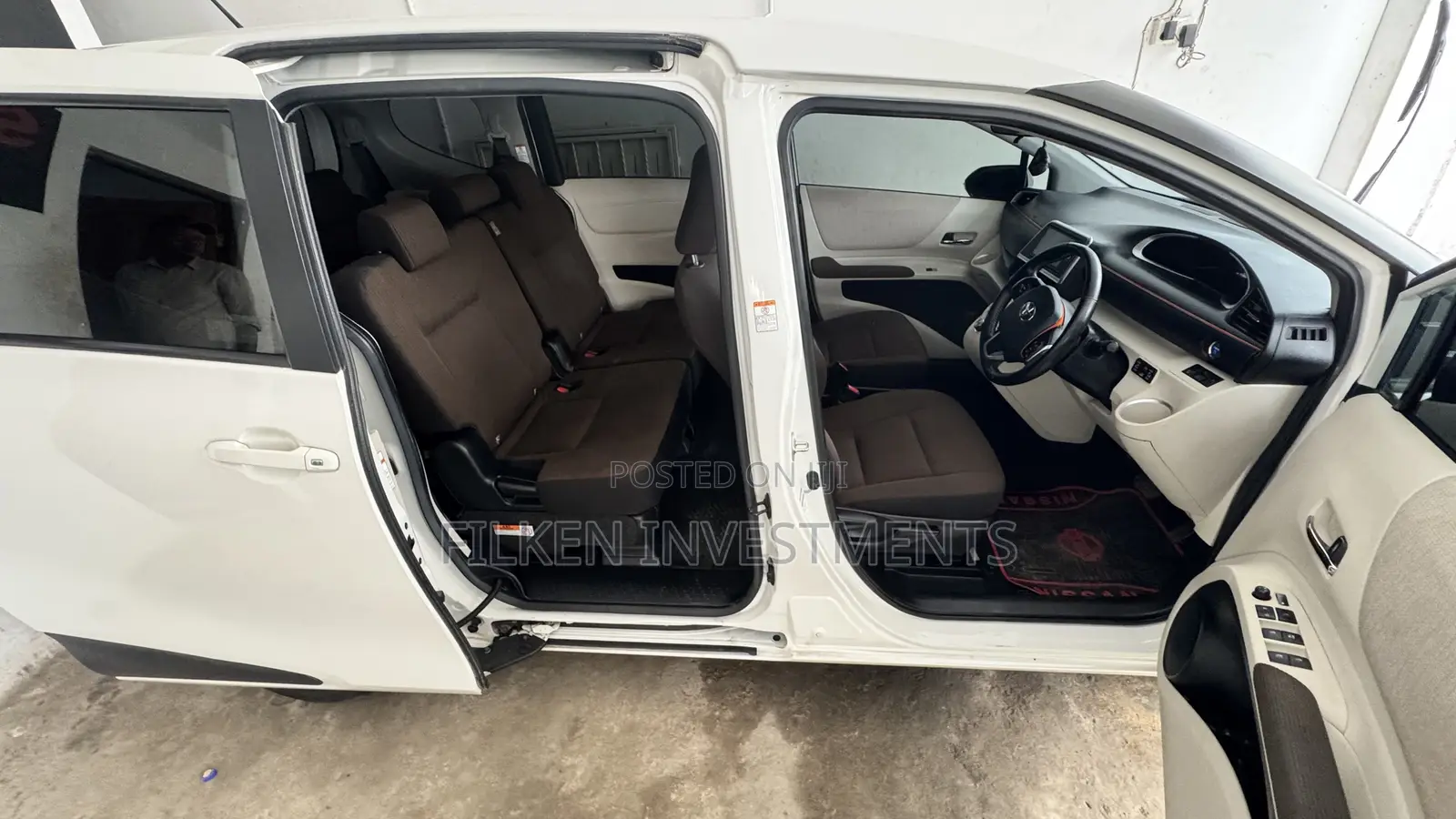 Toyota Sienta 1.5 Hybrid FWD 2018 White