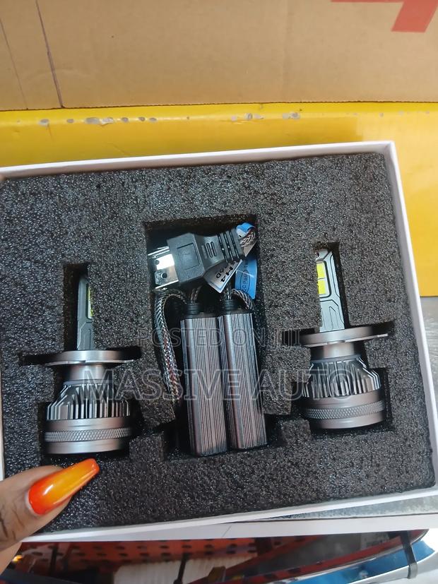 LED Headligts Bulbs/ Original Headligts Bulbs