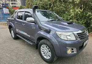 Toyota Hilux 3.0 D-4D 4x4 2014 Gray
