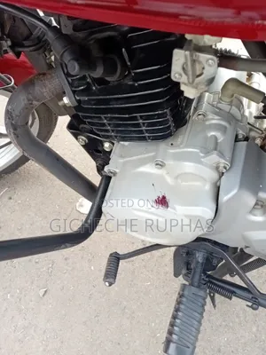 Bajaj Boxer 125 2025 Red
