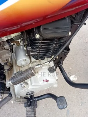 Bajaj Boxer 125 2025 Red
