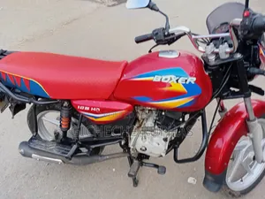 Bajaj Boxer 125 2025 Red